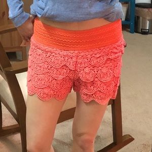 Rewind coral print ruffled shorts